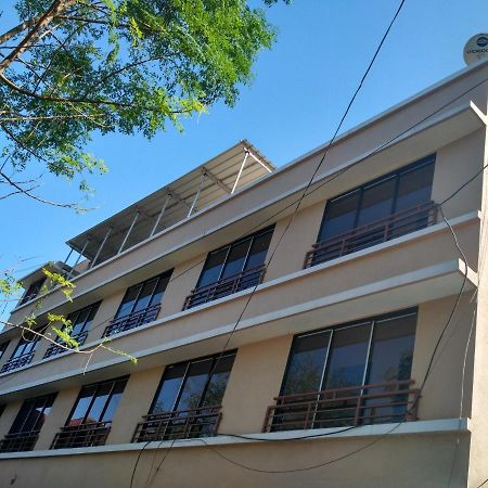 Hotel Rajendra Chinchani Zewnętrze zdjęcie