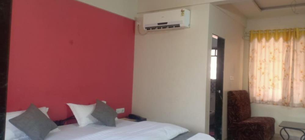 Hotel Rajendra Chinchani Zewnętrze zdjęcie