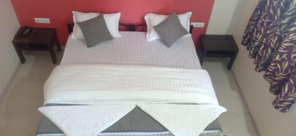 Hotel Rajendra Chinchani Zewnętrze zdjęcie